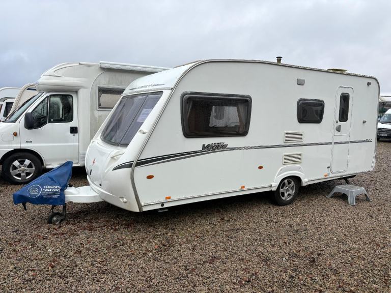 ABBEY VOGUE 520 - 4 BERTH CARAVAN WITH END WASHROOM