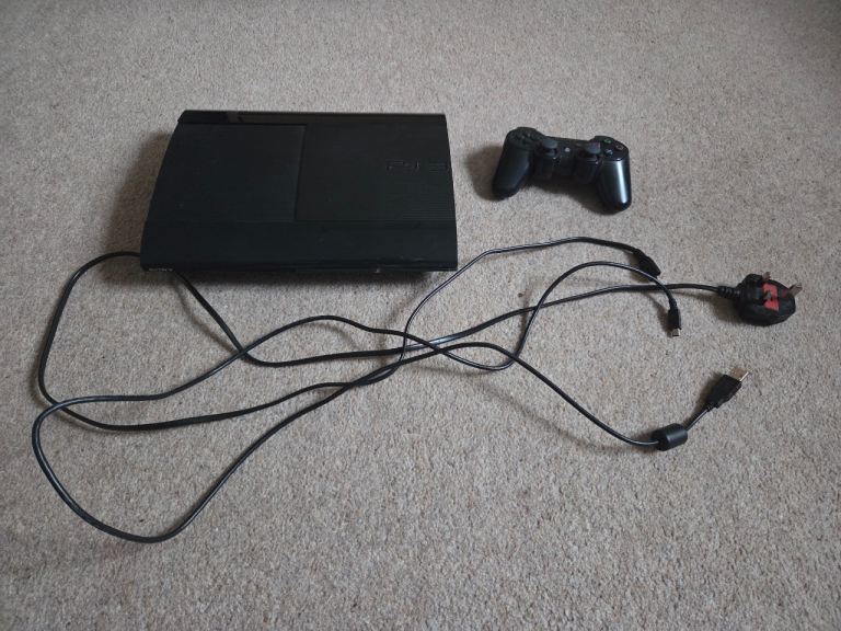 PlayStation 3 Super Slim Black 500GB w/1 controller