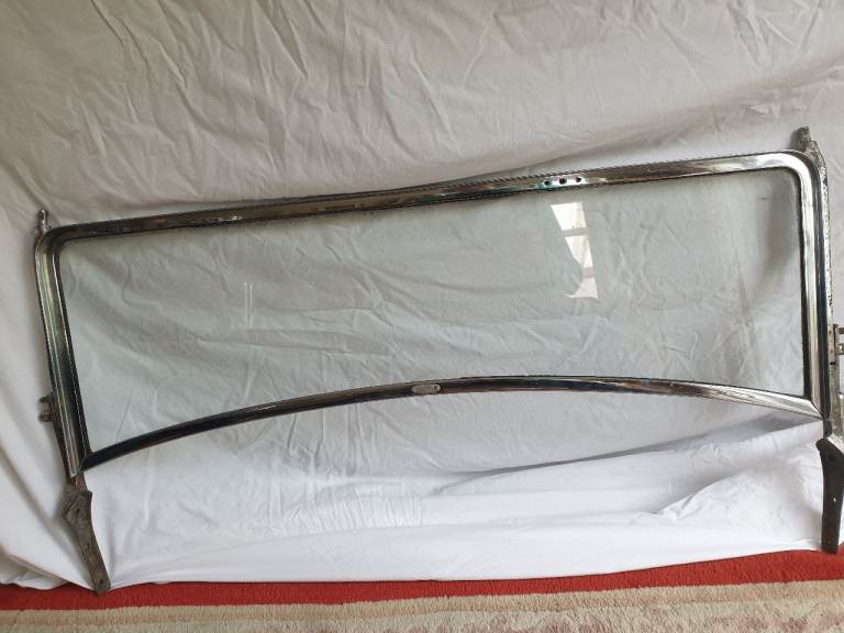 MORRIS 8 TOURER WINDSCREEN