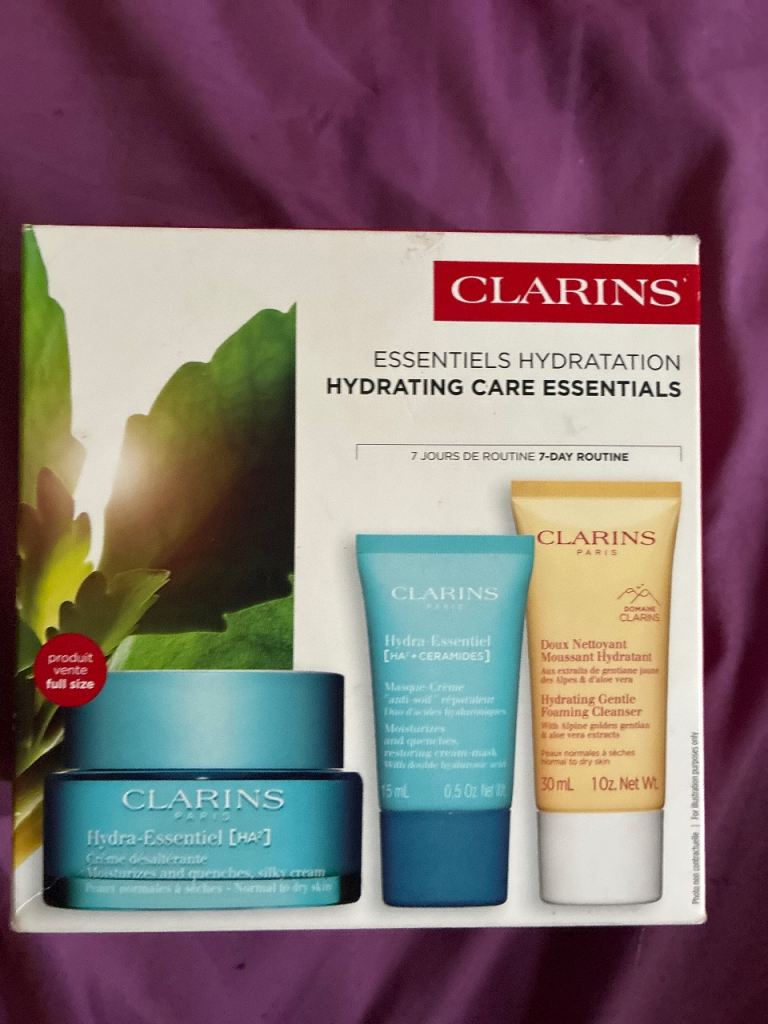 Clarins Hydrating Care Essentials Skincare Gift Set