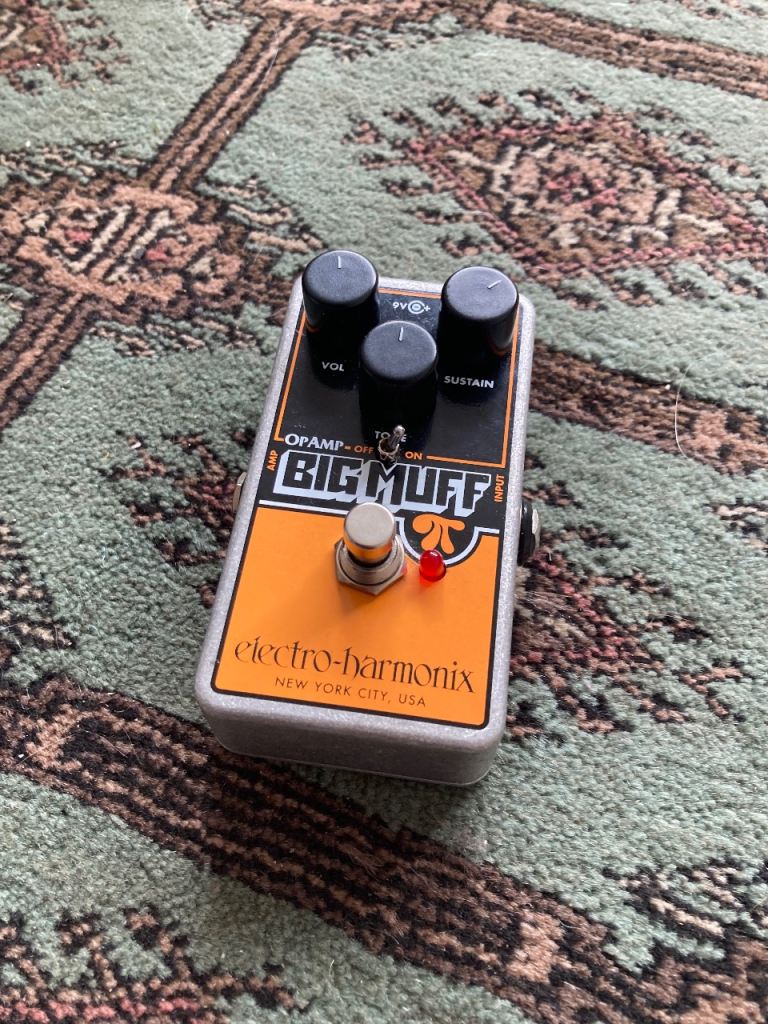 Op amp Big Muff pi fuzz effect