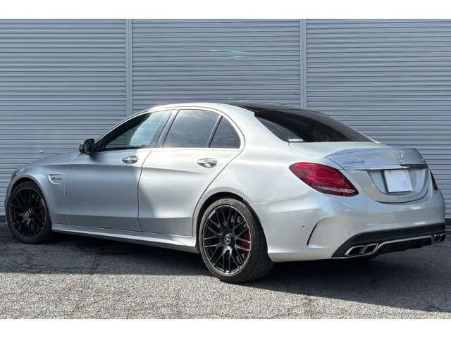 Mercedes-Benz C Class 4.0 C63 V8 BiTurbo AMG 4dr