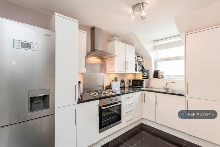 1 bedroom flat in Gipsy Hill, London, SE19 (1 bed) (#2739415)