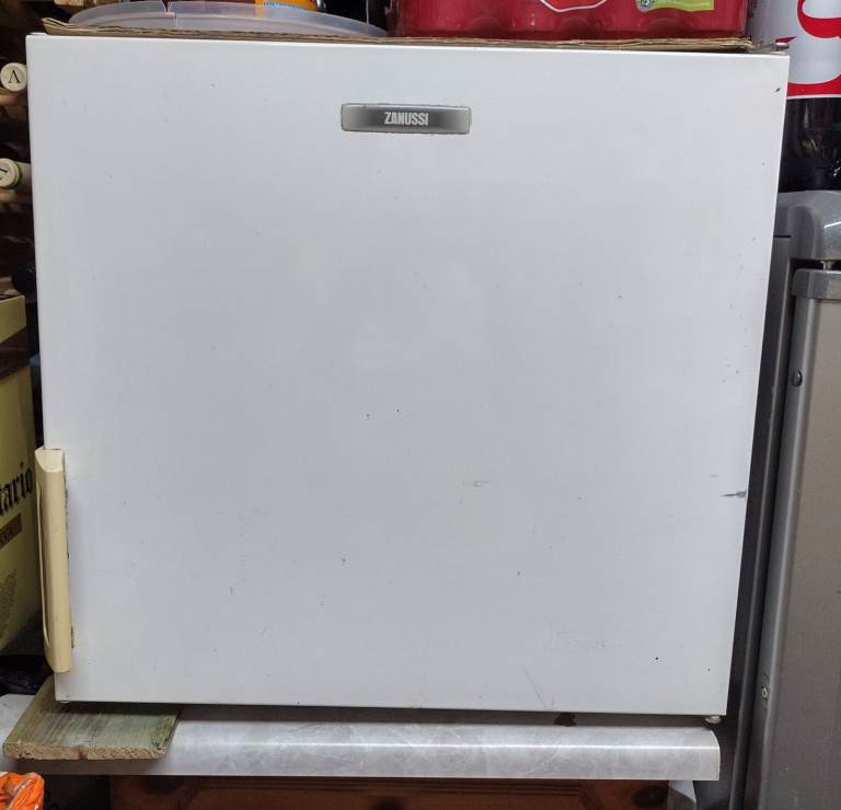 Zanussi Work Top Freezer - Good Condition