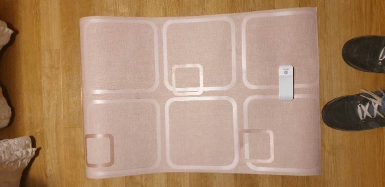 ROLL OF FUNKY BROWN BEIGE GEOMETRIC SQUARE MOTIF WALLPAPER