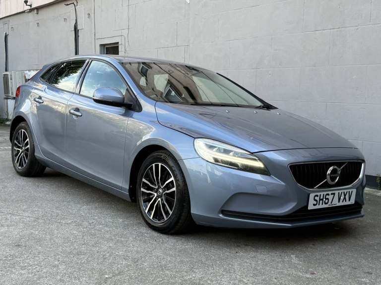 2017 VOLVO V40 2.0 Momentum T2 Blue Manual Petrol