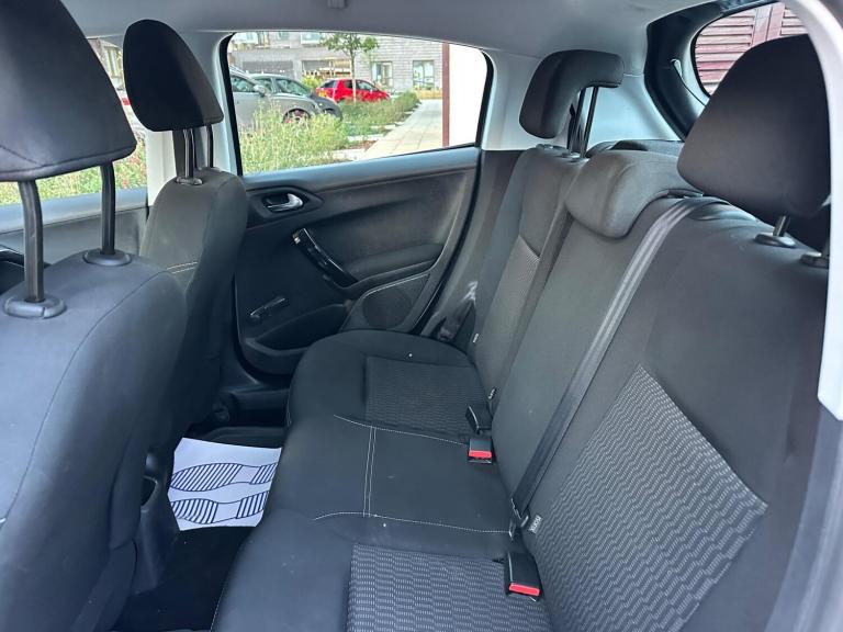 2017 Peugeot 208 1.2 PureTech Active Euro 6 5dr HATCHBACK Petrol Manual