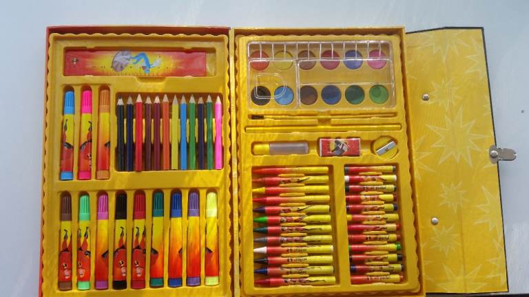 Disney Pixar The Incredibles Art Set