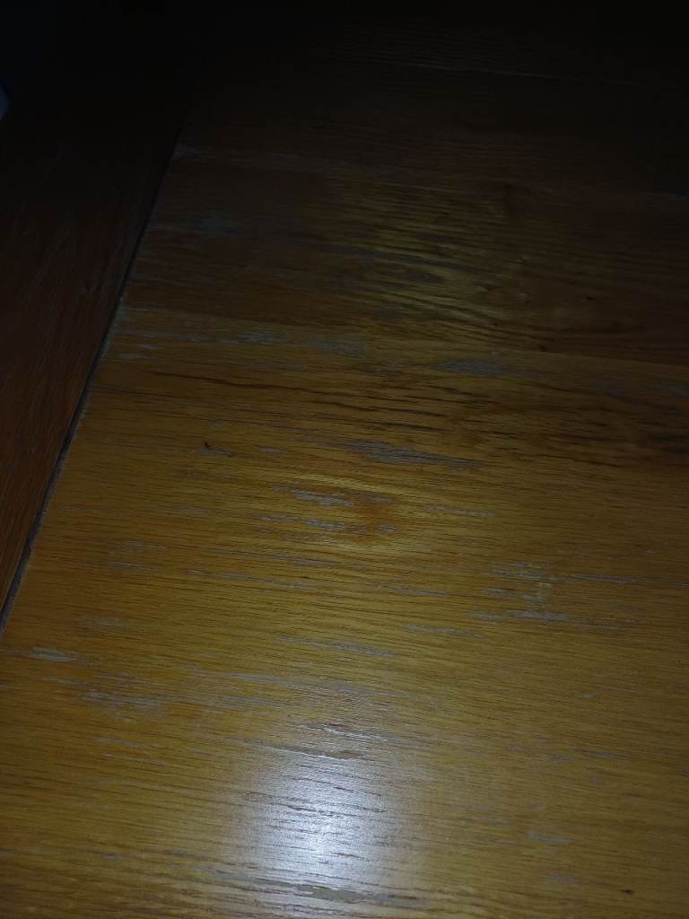 Free dining table