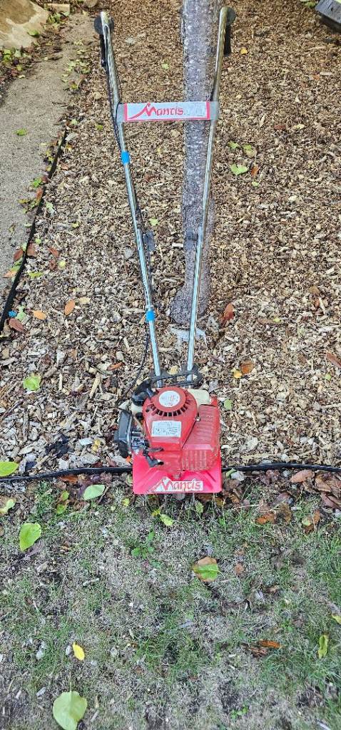 Mantis 2-stroke tiller 