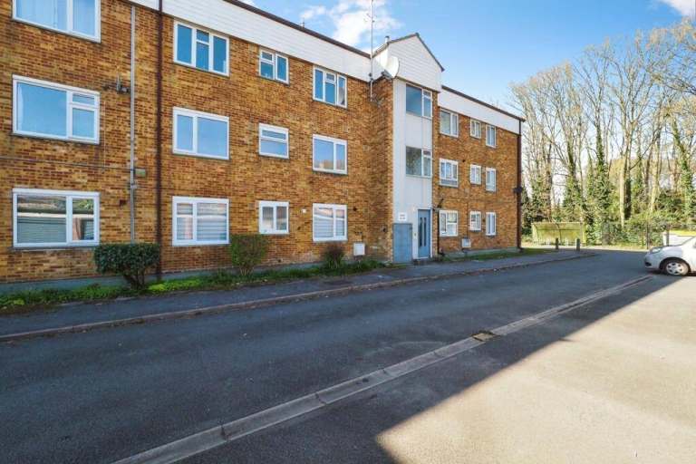 WOLLATON - 2 BED APARTMENT