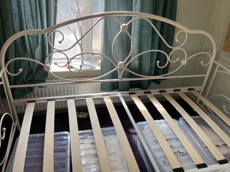 Barely used attractive DAY BED