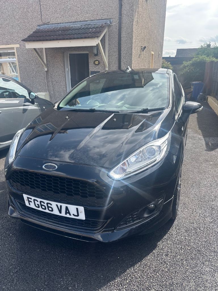 Black Ford Fiesta ST line Eco Boost