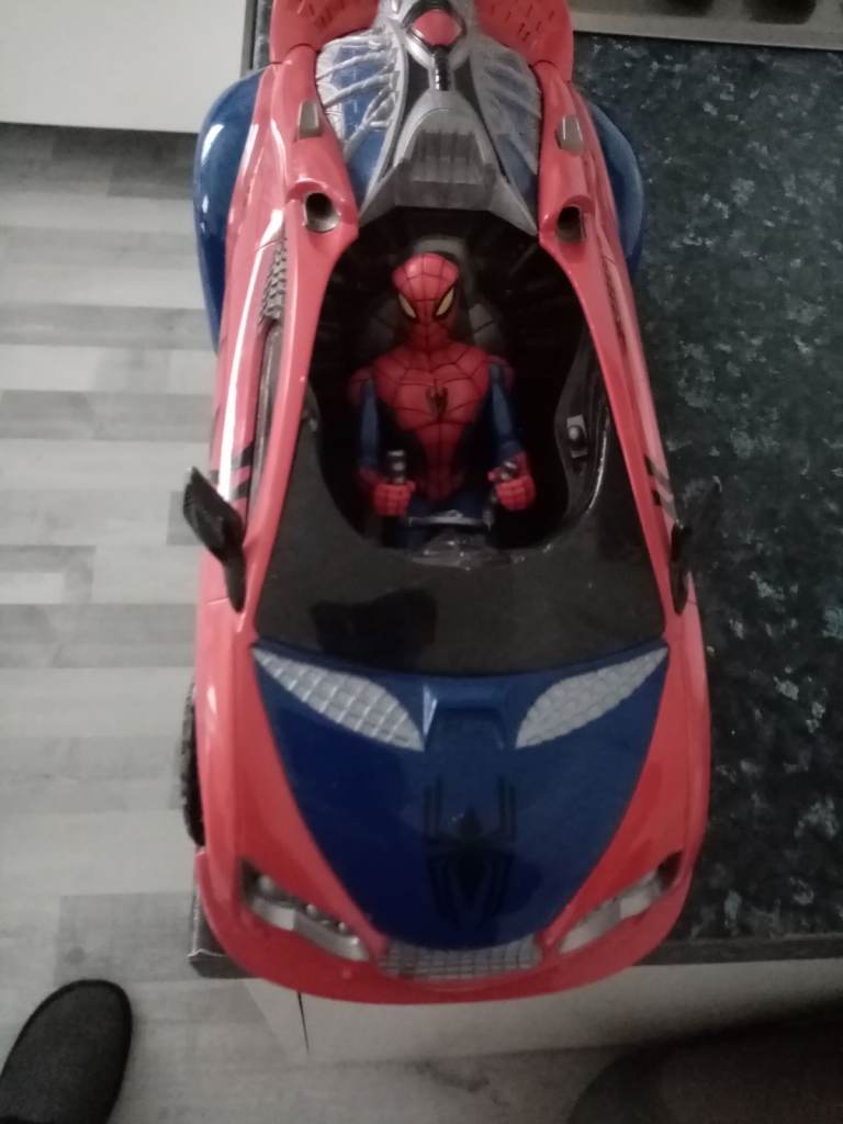 Spiderman car with figure
