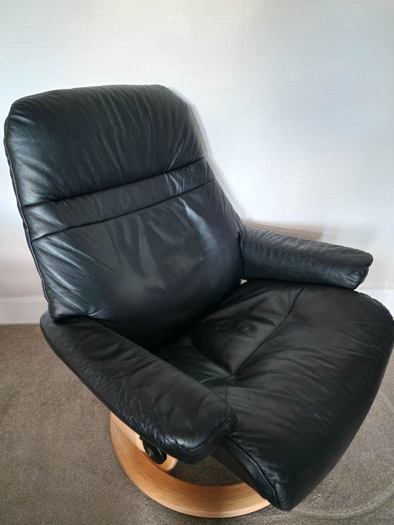 Ekornes Stressless recliner chair and stool 
