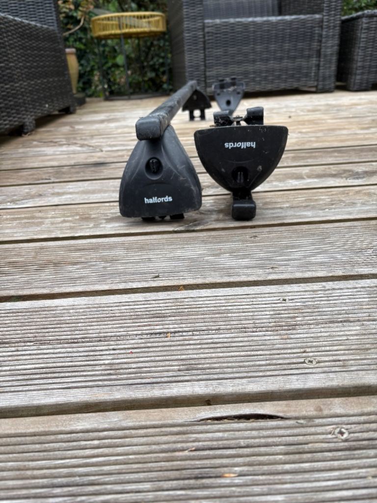 Halfords adjustable roof bars 