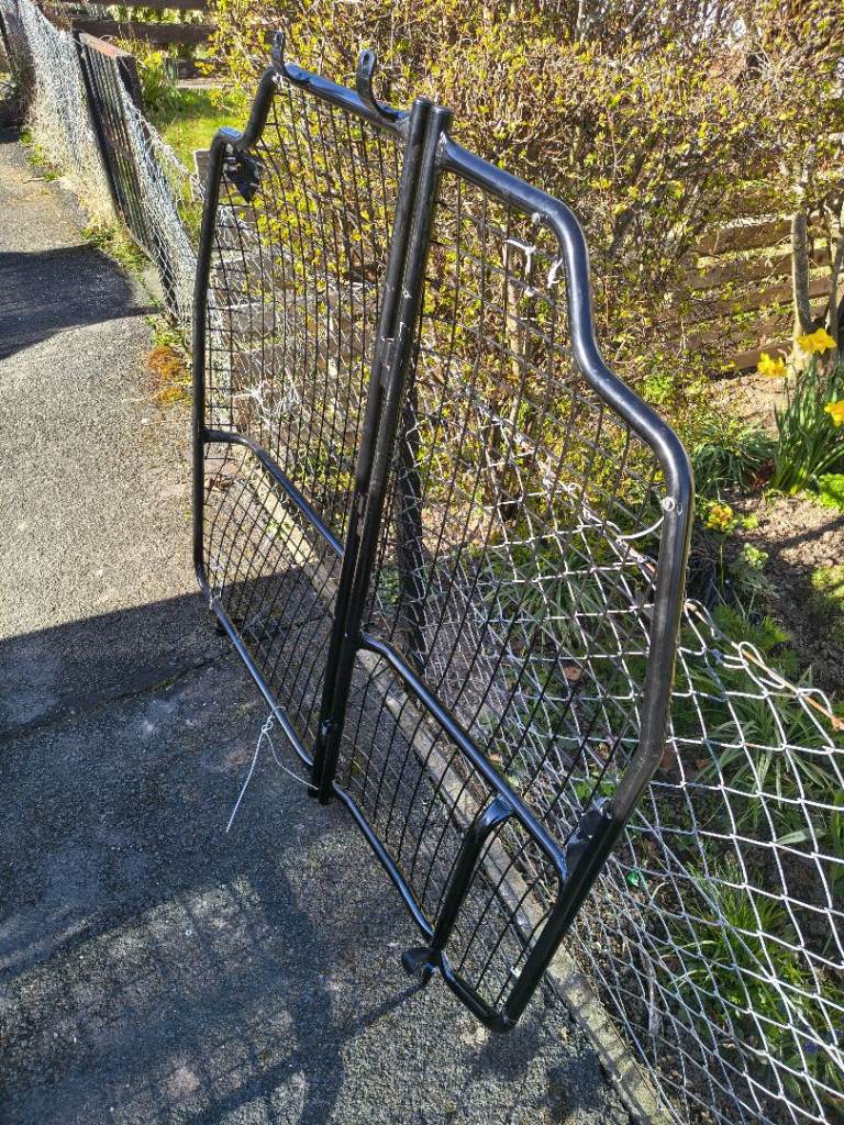 Bulkhead cage 