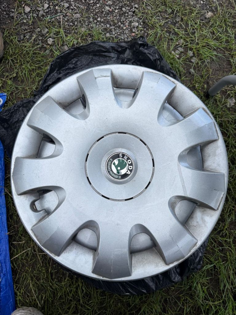 Genuine Skoda 15" Wheel Trims / Hubcaps (Set of 4) 1Z0 601 147 A