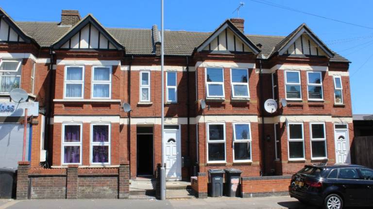 Studio Apartment LU11ND