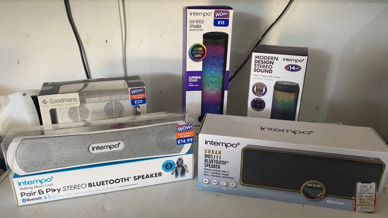 Job lot of Bluetooth speakers 