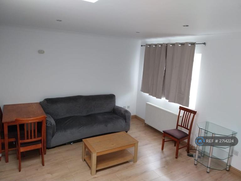 1 bedroom flat in Perivale, Perivale, Ealing, UB6 (1 bed) (#2714224)