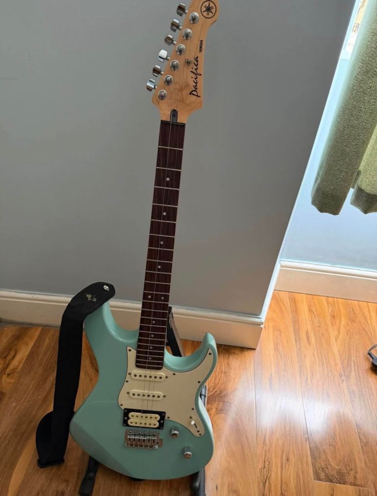 Yamaha Pacifica Electric Guitar – Light Green, Good Condition