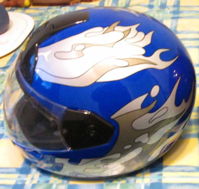 MOTORCYCLE CRASH HELMET  ***£25**  