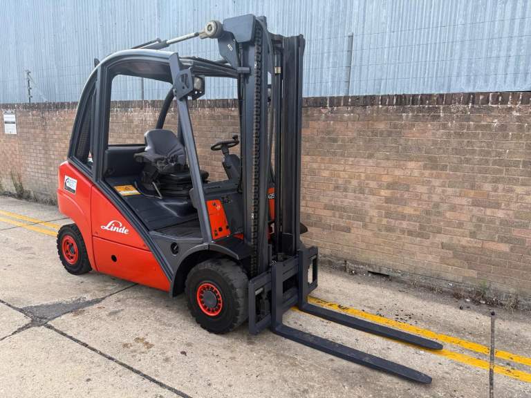 Linde H25D diesel forklift, clear view mast, sideshift 