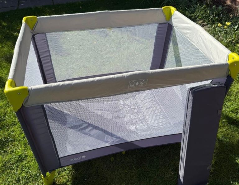 Cuggl travel cot