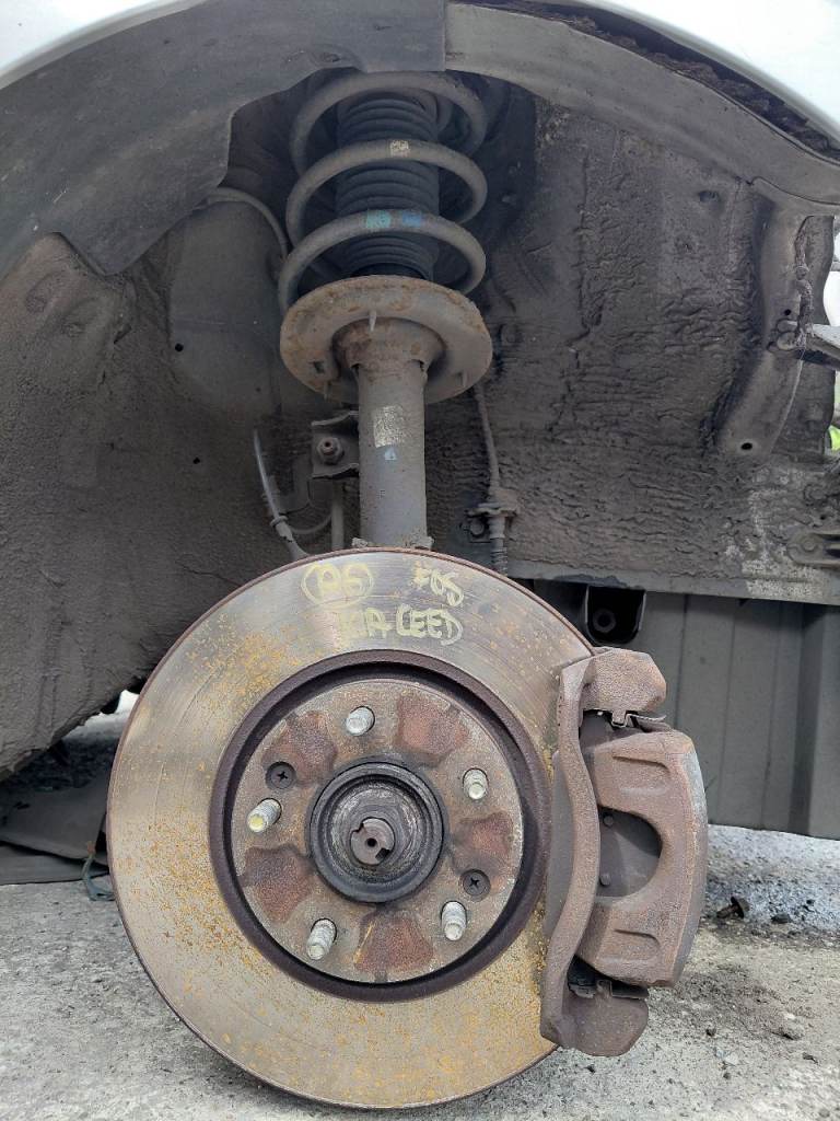 Kia Ceed ESTATE 2012-18 1.6d DRIVER SIDE SUSPENSION LEG , complete unit