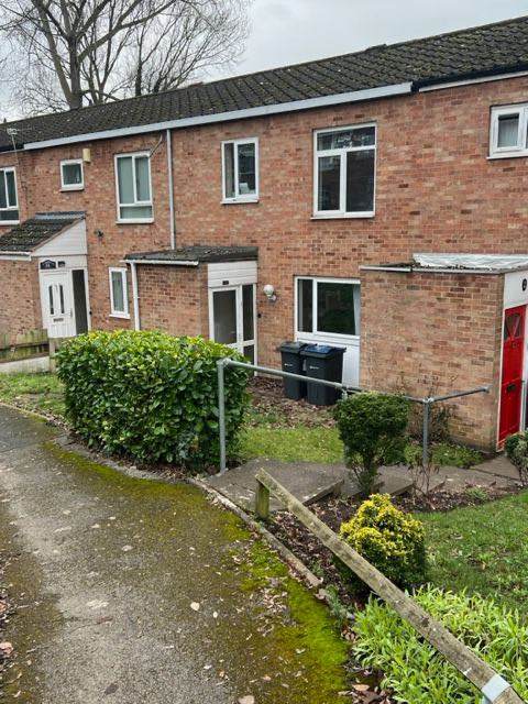 3 Bedroom House available to rent in B33 8DY