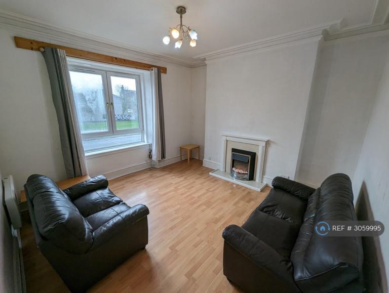 1 bedroom flat in Beach Boulevard, Aberdeen, AB24 (1 bed) (#3059995)