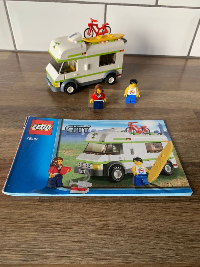 Lego City 7639 camper van set with mini figures and instructions, Complete