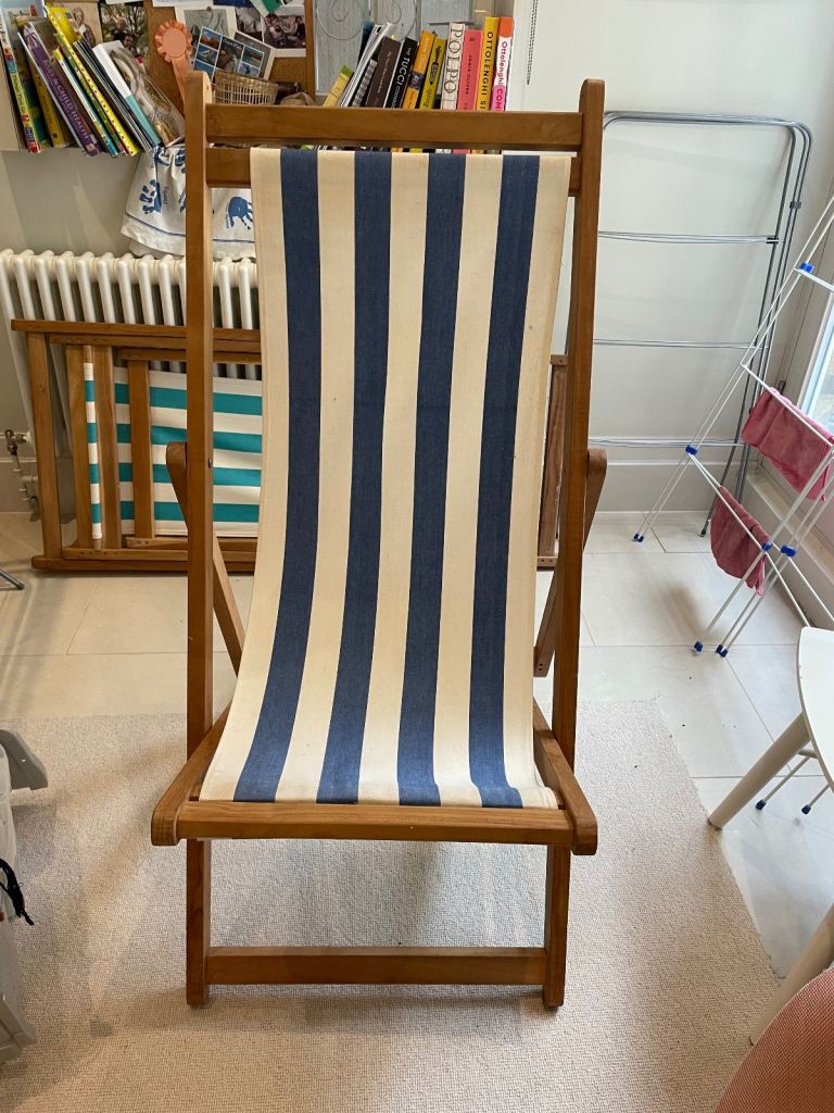 Two very good quality deck chairs 