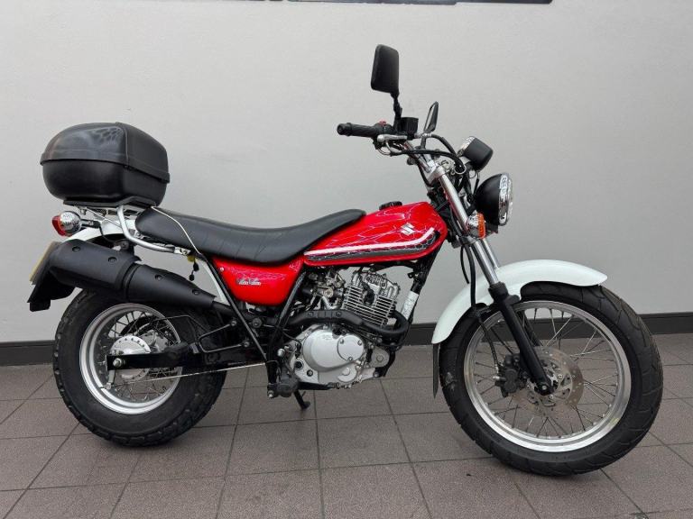 SUZUKI VAN VAN 125 RV 125 RED 2014, 14 REG JUST 7,096 MILES, USED MOTORCYCLE