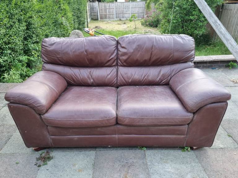  Free Sofa leather ( 2 seater)