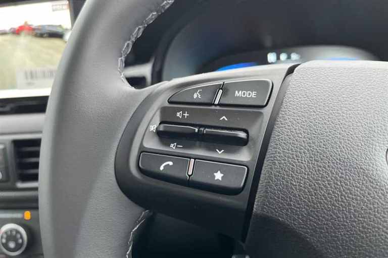 2025 Hyundai i10 1.0 Advance Hatchback 5dr Petrol Auto Euro 6 (s/s) (63 ps) Hatchback Petrol Auto...