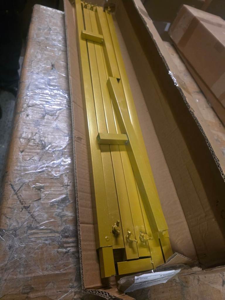 A new still boxed 2m x 2m gold coloured metal rectangular arch for birthdays ,wedding 