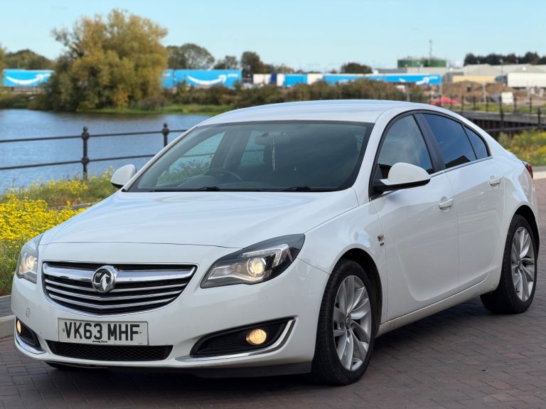Vauxhall, INSIGNIA, Hatchback, 2013, Manual, 1956 (cc), 5 doors