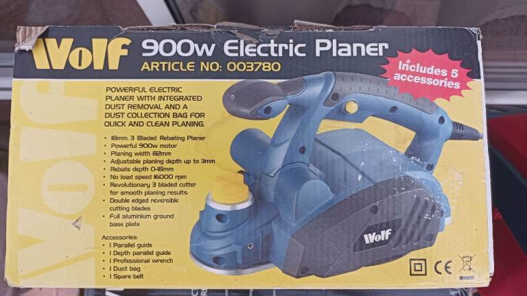 Wolf 900W Corded Electric Handheld Planer 82mm 3-Blade 240V MPN 003780