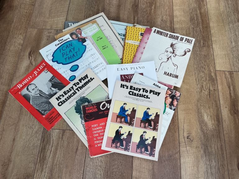 Roland HP203 Digital Piano With Stool