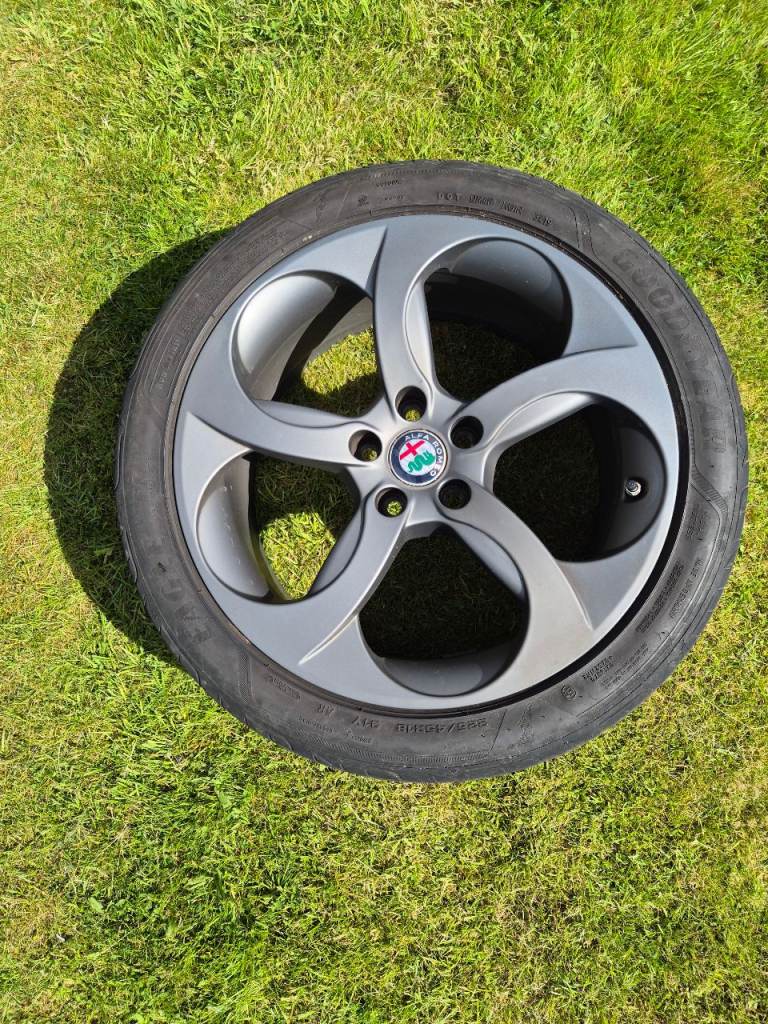 Alfa Romeo Giulia Alloy Wheel