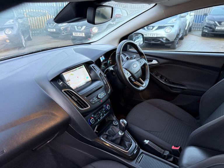 2015 Ford Focus 1.0T EcoBoost Titanium Euro 6 (s/s) 5dr HATCHBACK Petrol Manual