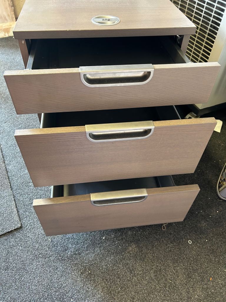 Three drawer set