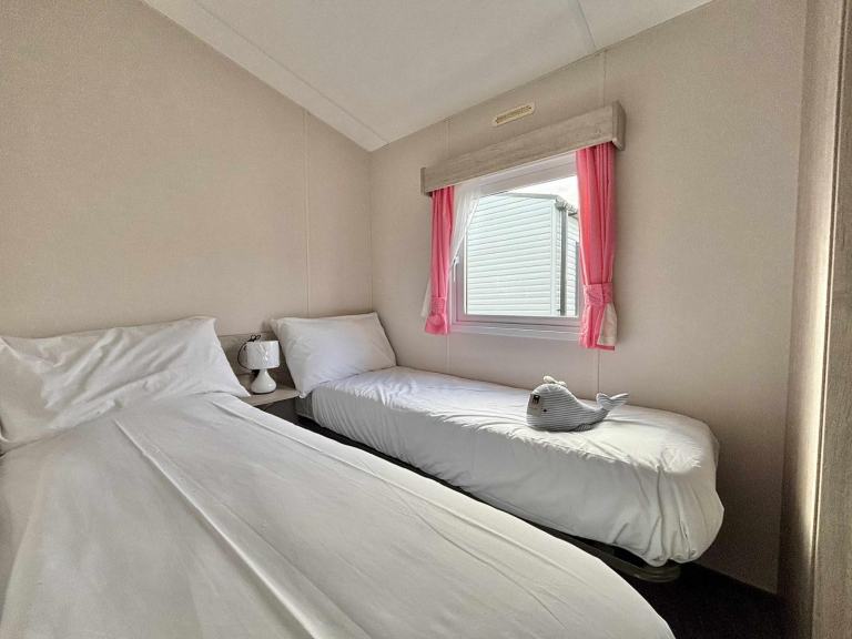 STATIC CARAVAN FOR SALE AT BROADLAND SANDS HOLIDAY PARK -