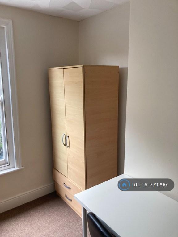 2 bedroom flat in Tennyson Road, Southampton, SO17 (2 bed) (#2711296)