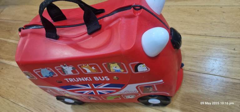 Trunkie - Kids suitcase on wheels