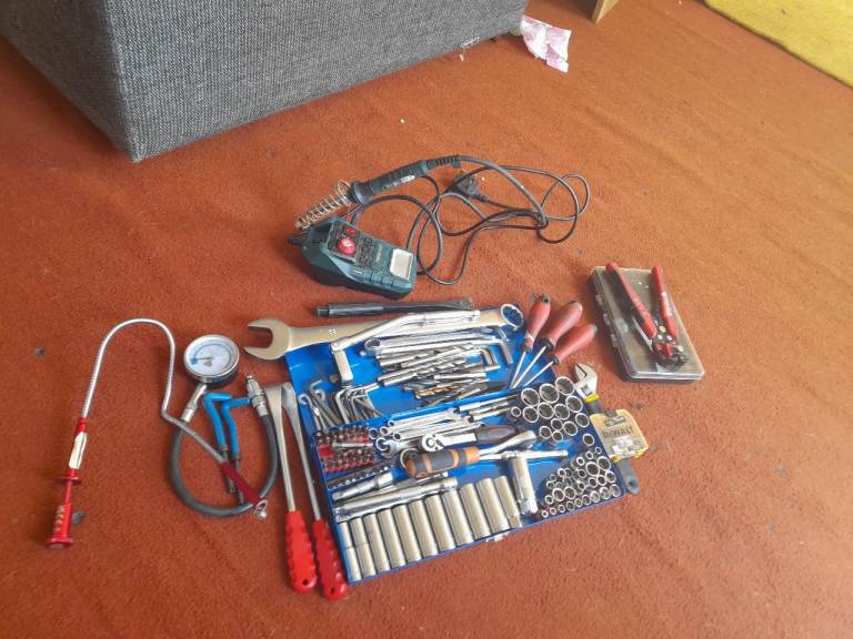 Assorted tools 