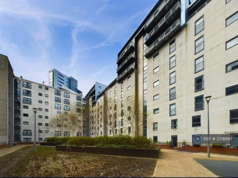 2 bedroom flat in Glasgow Harbour Terraces, Glasgow, G11 (2 bed) (#2756897)
