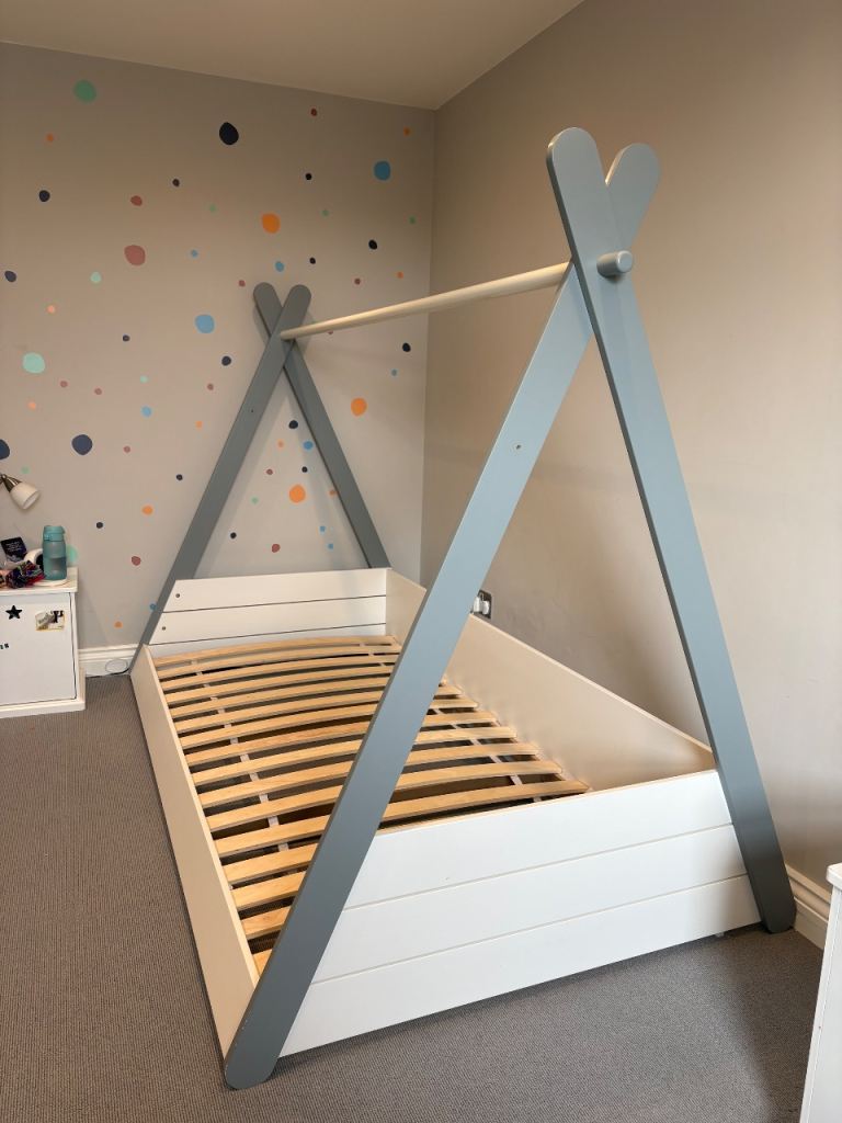 Kids single tipi bed 